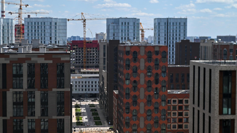 Российские застройщики строят более 112 млн "квадратов" жилья