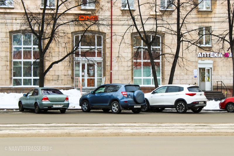 В России в 2023 году увеличился срок владения автомобилем после двух лет падения