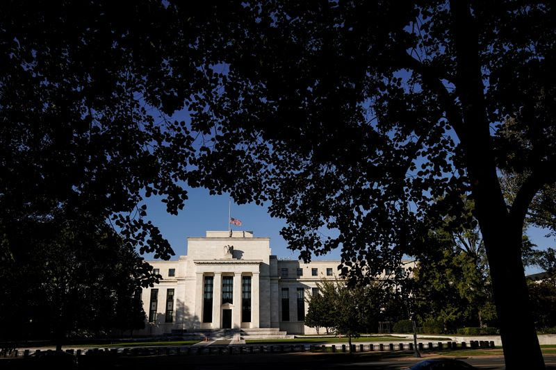 Главные новости: предстоящее заседание ФРС и падение BTC