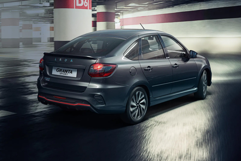 АвтоВАЗ признал дефект у Lada Granta Sport: ее отзывают из-за проблем с развалом задних колес