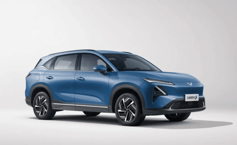 Wuling Starlight S 2025 год: новый кросс вышел на рынок Китая
