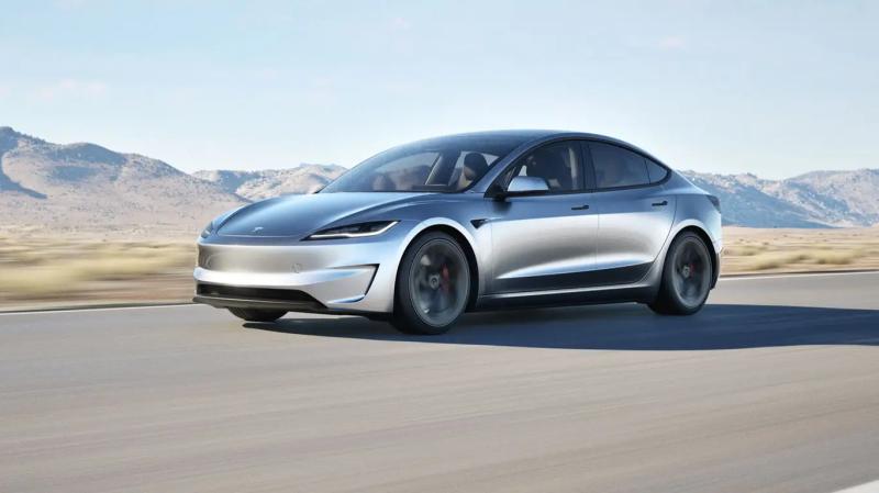 Tesla Model 3 2024: заряженный седан продают за 7,8 млн рублей