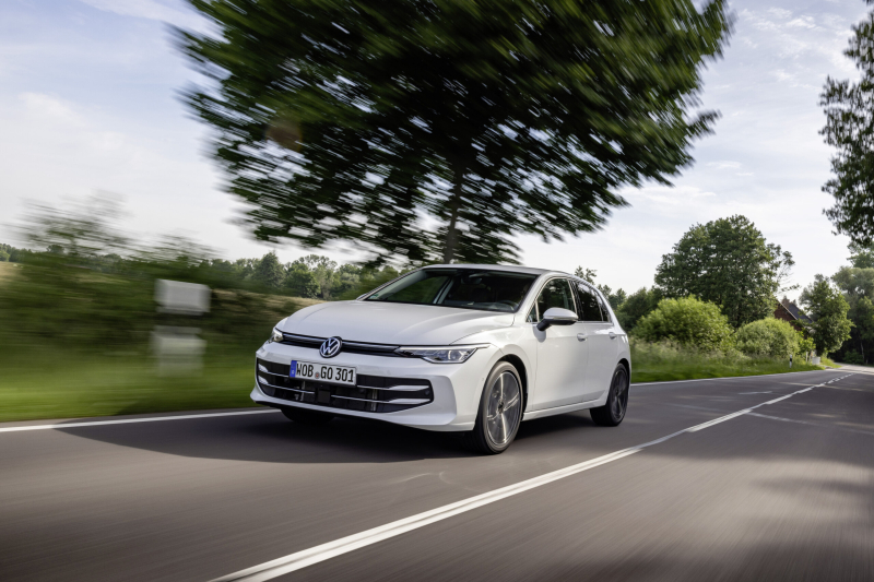 Volkswagen Golf 2024 получил новую базовую комплектацию