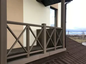 Балконные ограждения из ДПК: надёжность и красота