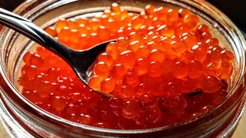 Опасность скрыта в деликатесах: как избежать заражения?
