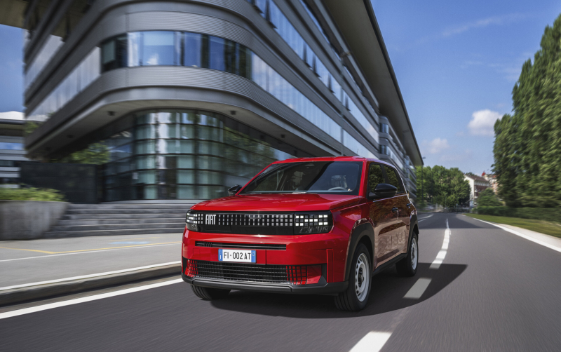 Fiat Grande Panda 2025 признан лучшим городским автомобилем