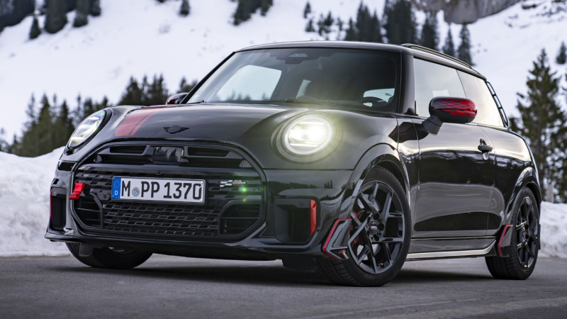 Mini Cooper 2025: немецкая модель преобразилась после тюнинга