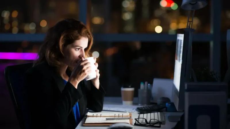 Работаешь по ночам? Этот витамин тебя спасет!