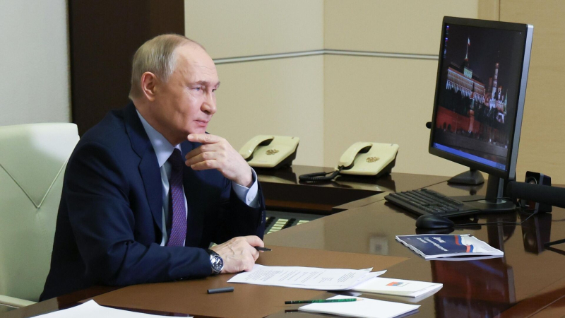 Путин поручил разбюрократить отрасль жилищного строительства